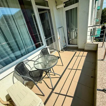 Mareblu Summerland Apartment